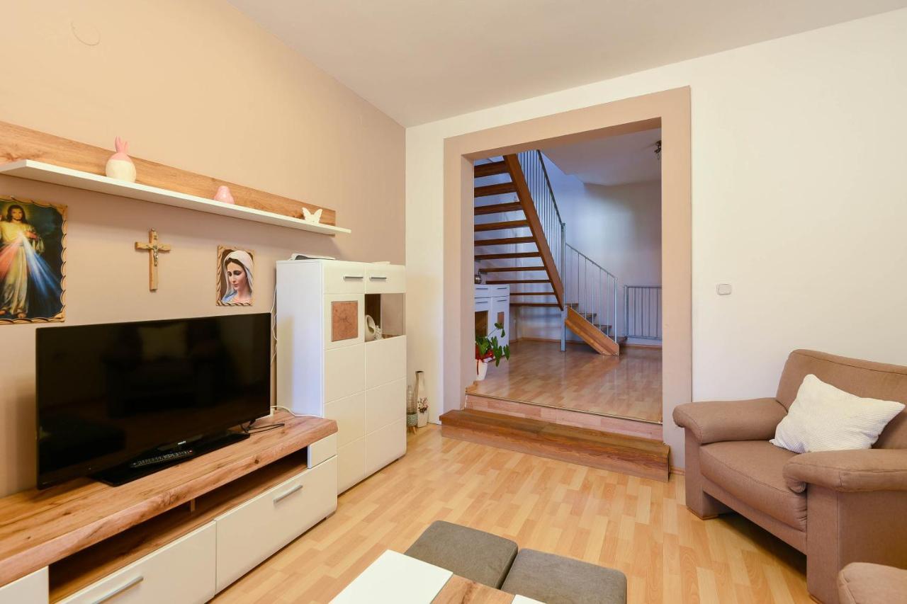 Apartments Karla Orebić Esterno foto